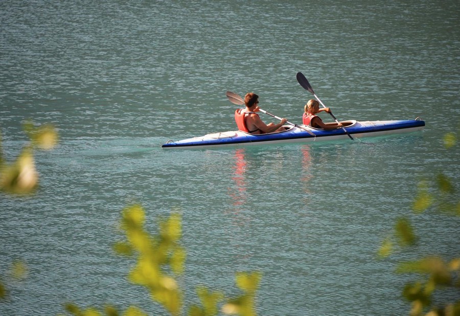 Canoa, surf, vela, pedalò in the Ledro Valley, Villaggio Azzurro Ledro