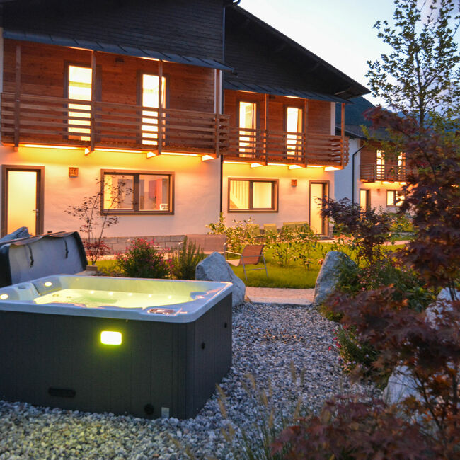 Luxury Villa - Luxury Villa: modern furnishings, a private sauna, jacuzzi, garden and balconies – for a comfortable and exclusive holiday.
