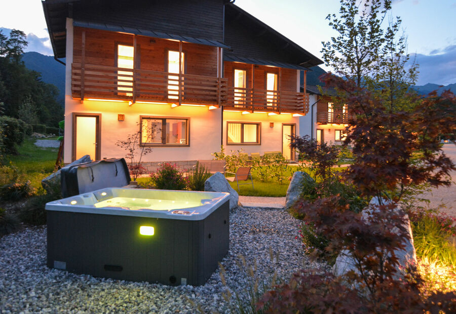 Luxury Villa - Luxury Villa: modern furnishings, a private sauna, jacuzzi, garden and balconies – for a comfortable and exclusive holiday.