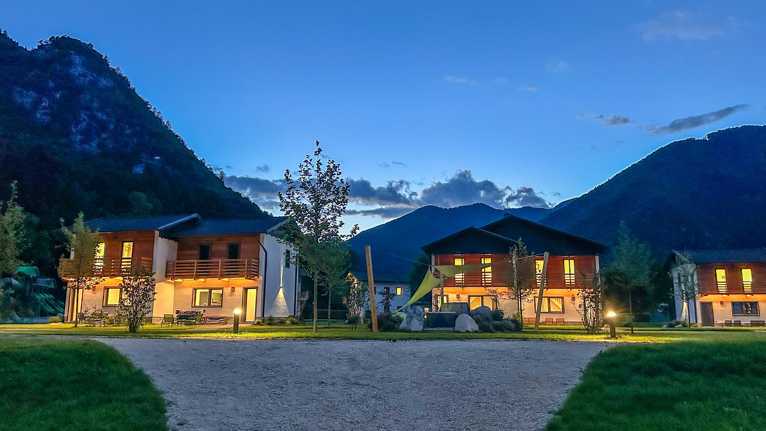 Villaggio Azzurro, villas and apartments in the heart of the Ledro Valley, on the cycle path and just minutes from Lake Ledro Camping Azzurro S.r.l. | Accomodation